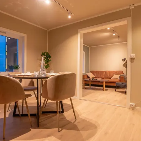 Cozy And Spacious Apartment In City Centre Tromsø Extérieur photo